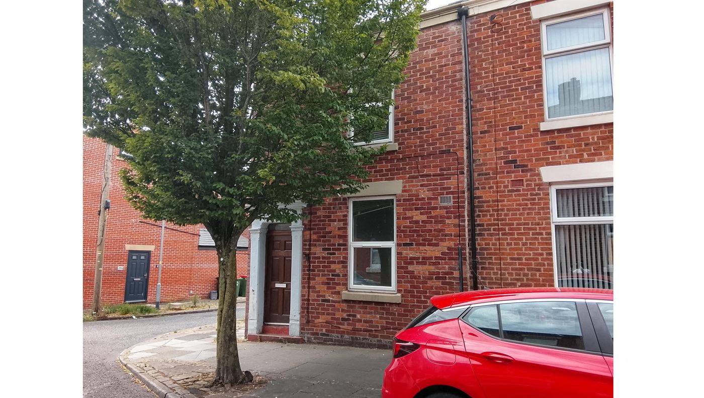 Freehold end-terrace house in Preston, Lancashire — tenanted auction purchase bridging loan case study